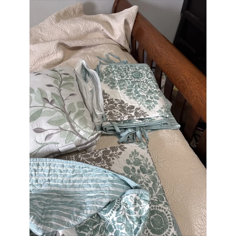 NIB 6‎ Piece Daybed Cover Set 1 Bed Cover Bedskirt Pillow 3 Shams Green Gray